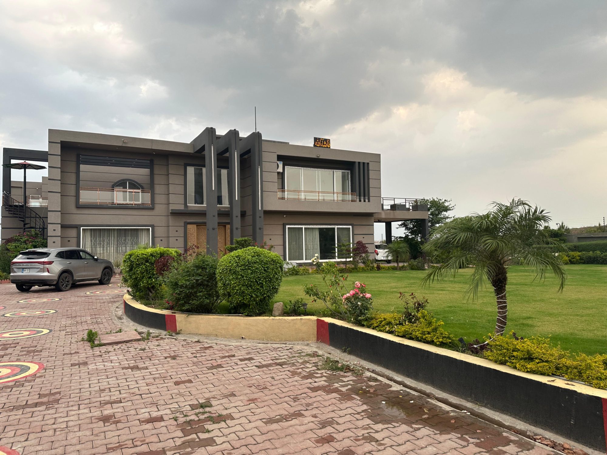 MA Villa Farmhouse